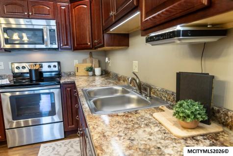 809 7th Ave N #212 Clear Lake IA 50428