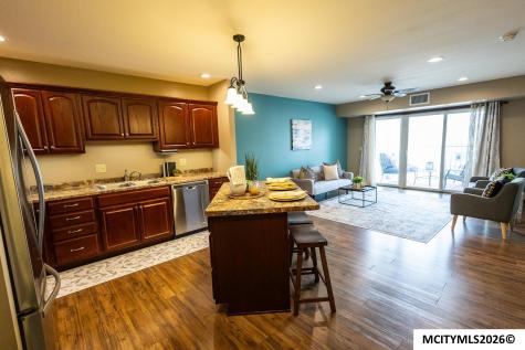809 7th Ave N #212 Clear Lake IA 50428