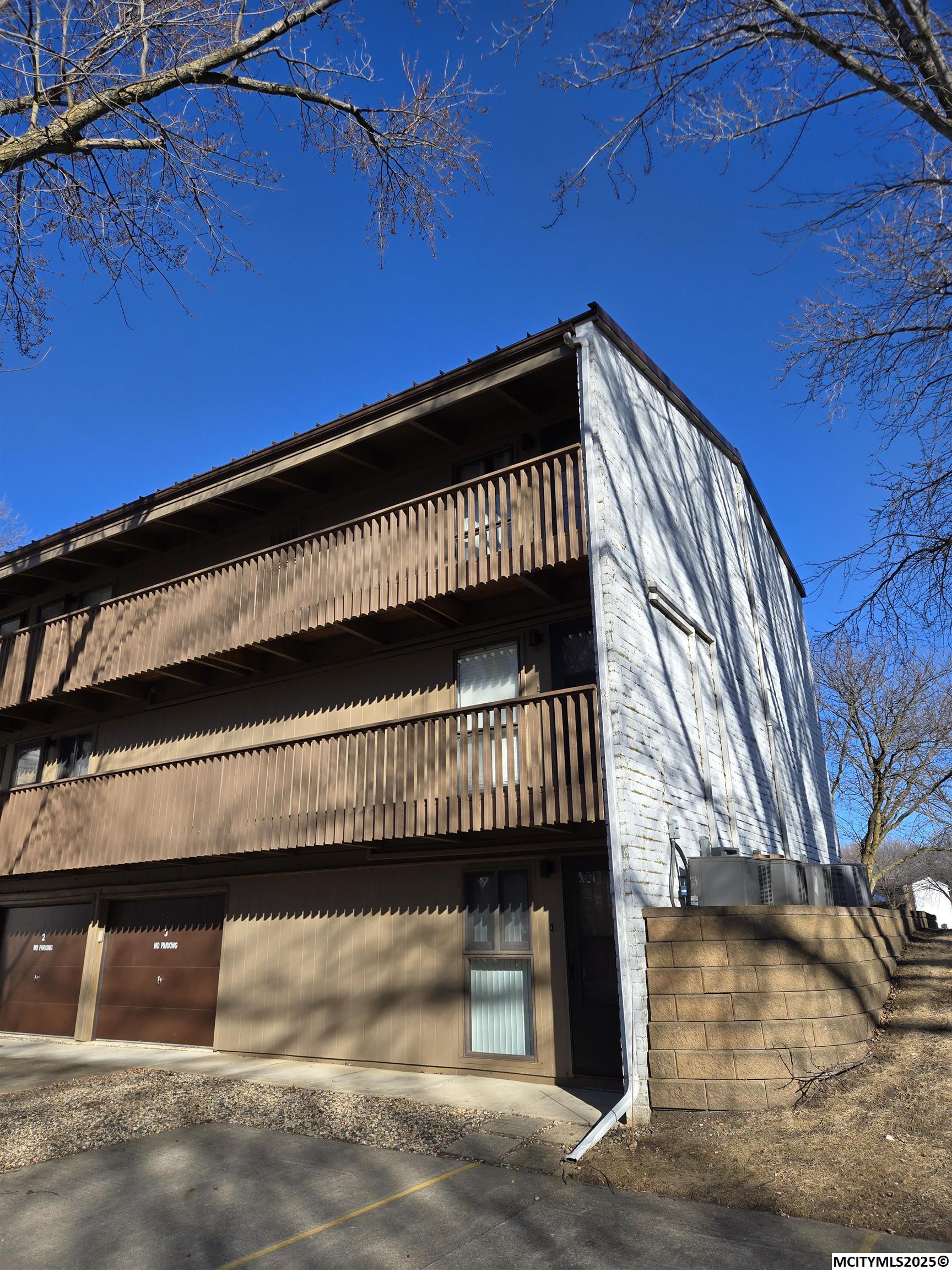 2700 N Shore Drive #E-15A Clear Lake IA 50428