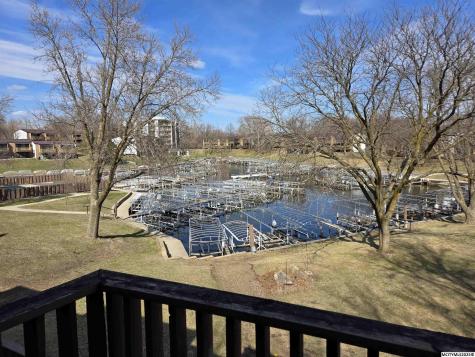 2700 N Shore Drive #E-15A Clear Lake IA 50428