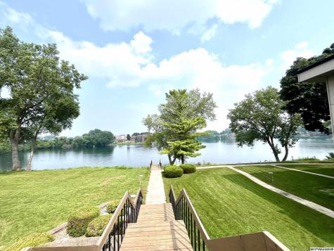 71 Briarstone Court #B-6 Mason City IA 50401