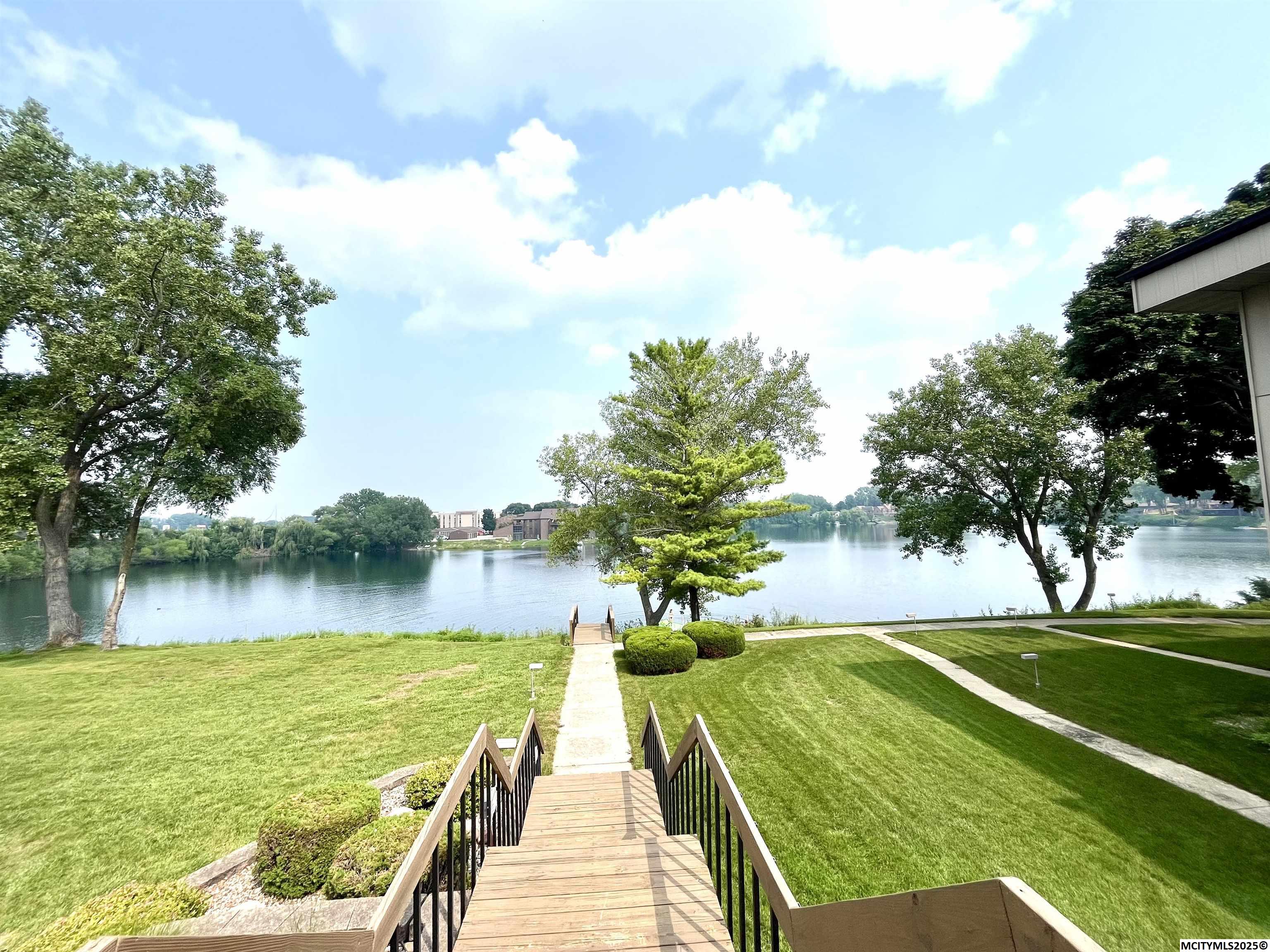 71 Briarstone Court #B-6 Mason City IA 50401