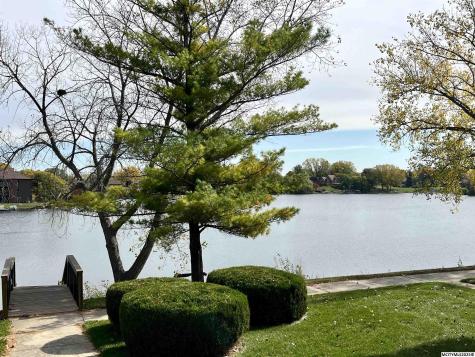 71 Briarstone Court #B-6 Mason City IA 50401