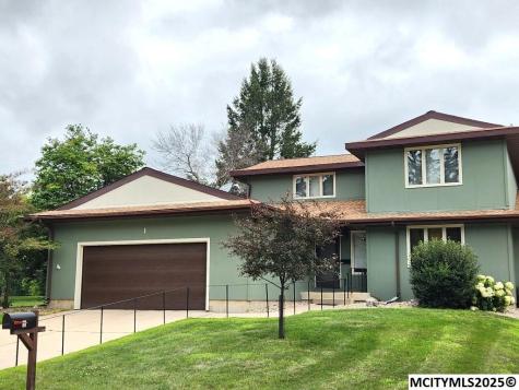 1 Asbury Court Mason City IA 50401