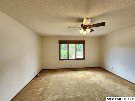 1 Asbury Court Mason City IA 50401