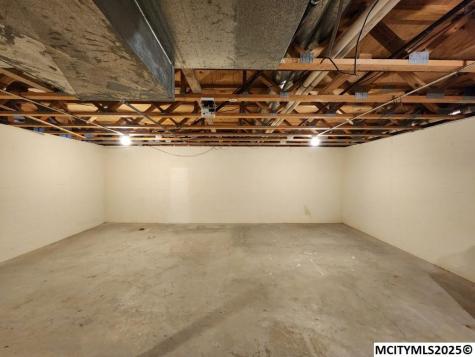 1 Asbury Court Mason City IA 50401