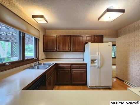 1 Asbury Court Mason City IA 50401