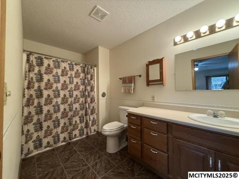 380 S Yorktown Pike #21 Mason City IA 50401