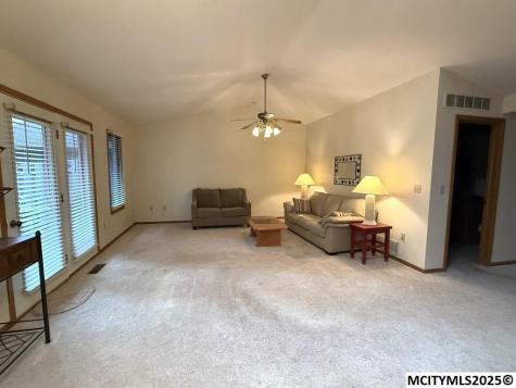 380 S Yorktown Pike #21 Mason City IA 50401