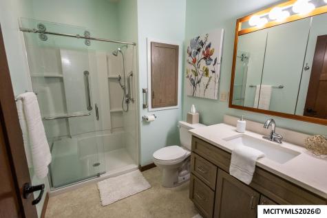 809 7th Ave N #102 Clear Lake IA 50428