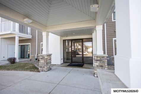 809 7th Ave N #102 Clear Lake IA 50428
