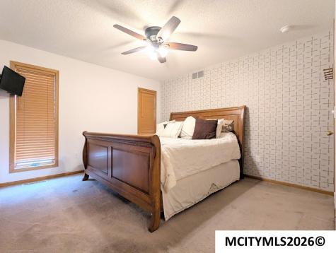 414 E Lake Street #2 Ventura IA 50482