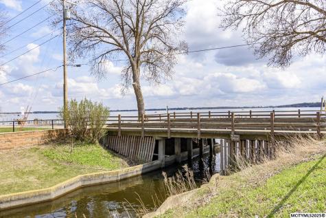 2700 N Shore Drive #F2-25 Clear Lake IA 50428