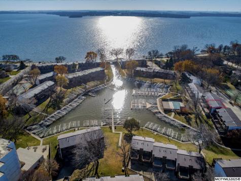 2700 N Shore Drive #F2-25 Clear Lake IA 50428