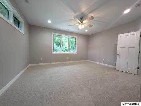 532 River Bend Court Mason City IA 50401