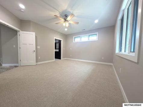 532 River Bend Court Mason City IA 50401