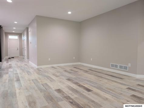 532 River Bend Court Mason City IA 50401