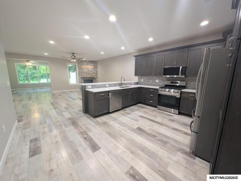 532 River Bend Court Mason City IA 50401