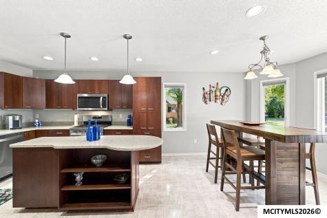 2010 Hunters Ridge Drive Mason City IA 50401
