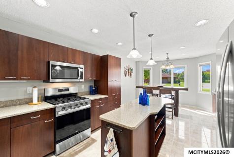 2010 Hunters Ridge Drive Mason City IA 50401