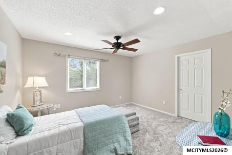 2010 Hunters Ridge Drive Mason City IA 50401