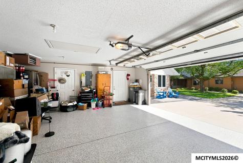 2010 Hunters Ridge Drive Mason City IA 50401