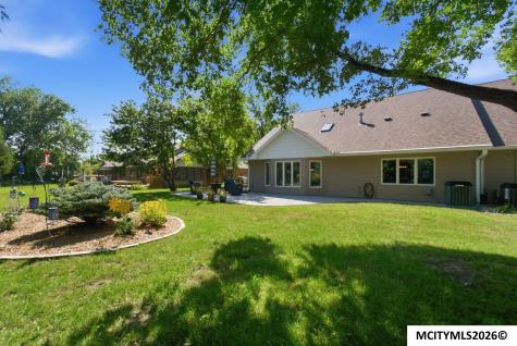 2010 Hunters Ridge Drive Mason City IA 50401