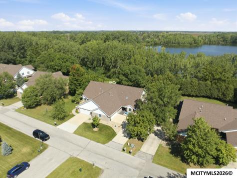 2010 Hunters Ridge Drive Mason City IA 50401