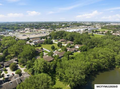 2010 Hunters Ridge Drive Mason City IA 50401