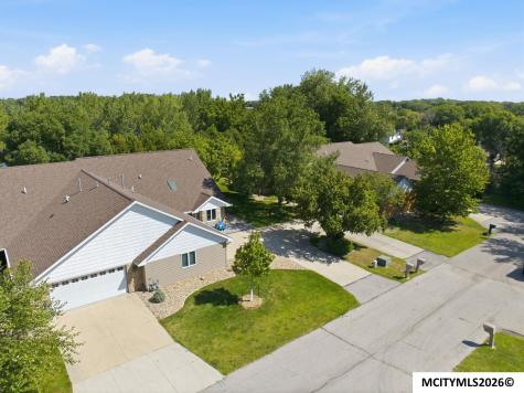 2010 Hunters Ridge Drive Mason City IA 50401
