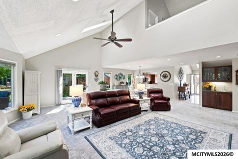 2010 Hunters Ridge Drive Mason City IA 50401