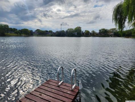 660 Briarstone Drive #5 Mason City IA 50401