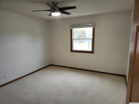 660 Briarstone Drive #5 Mason City IA 50401