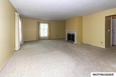 507 S Tennessee Place #B-201 Mason City IA 50401
