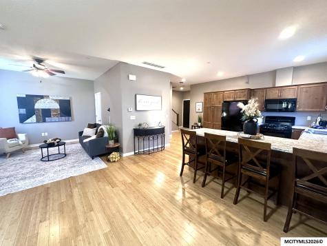 402 4th SW Mason City IA 50401