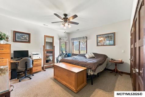 535 River Bend Court Mason City IA 50401