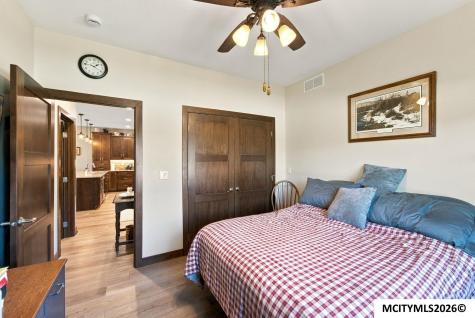 535 River Bend Court Mason City IA 50401