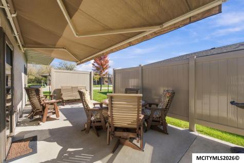 535 River Bend Court Mason City IA 50401