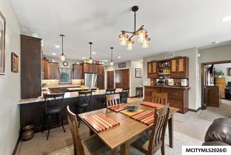 535 River Bend Court Mason City IA 50401