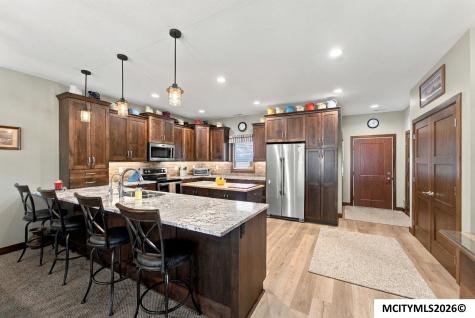 535 River Bend Court Mason City IA 50401