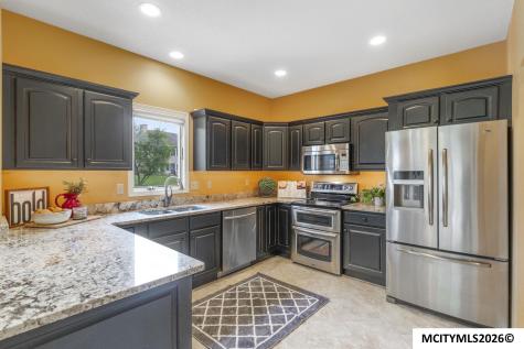 2005 Hunters Ridge Drive Mason City IA 50401