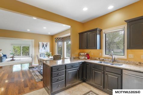 2005 Hunters Ridge Drive Mason City IA 50401