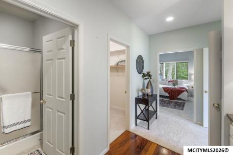 2005 Hunters Ridge Drive Mason City IA 50401