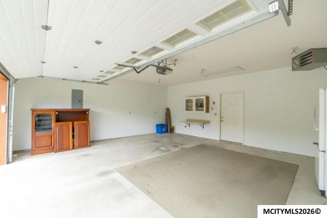 2005 Hunters Ridge Drive Mason City IA 50401