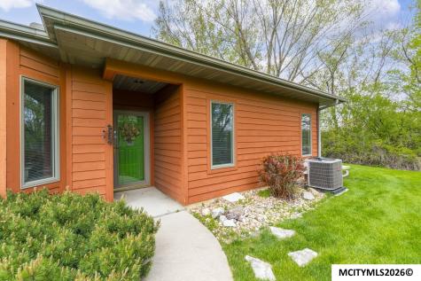2005 Hunters Ridge Drive Mason City IA 50401
