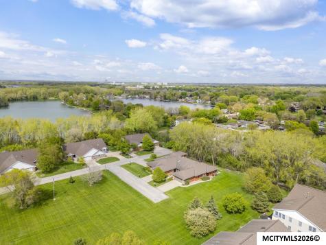 2005 Hunters Ridge Drive Mason City IA 50401