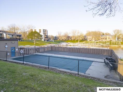 2700 N Shore Drive #L-34 Clear Lake IA 50428