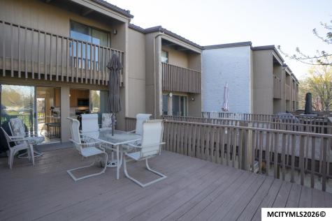 2700 N Shore Drive #L-34 Clear Lake IA 50428