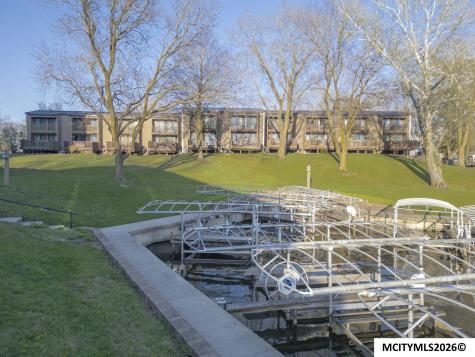 2700 N Shore Drive #L-34 Clear Lake IA 50428