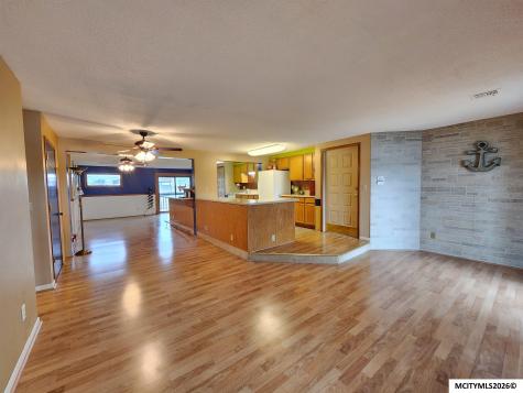 610 Briarstone Dr #B-17 & #B-19 Mason City IA 50401